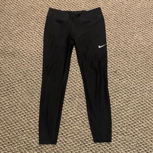 Black Nike leggings